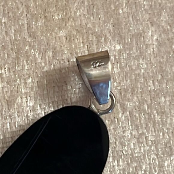 Abalone shell pendant set in sterling, silver floral detail - Picture 6 of 8